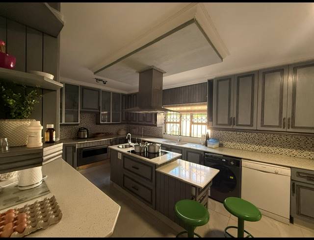 5 BEDROOM HOUSE FOR SALE IN CRYSTAL PARK